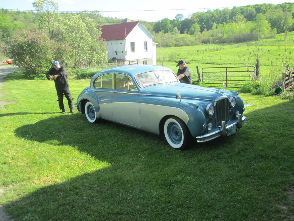 Butch & John wash up the Jaguar Mk IX sedan